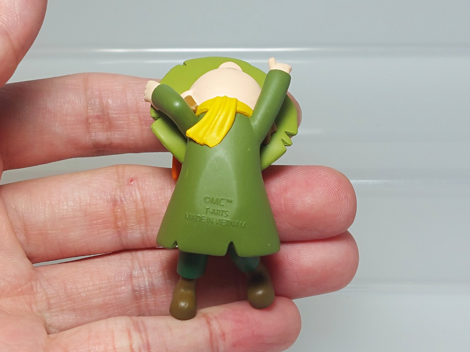 Moomin Suttenkororin Figure Snufkin T-ARTS 2023 Toy Japan R06 0.9in