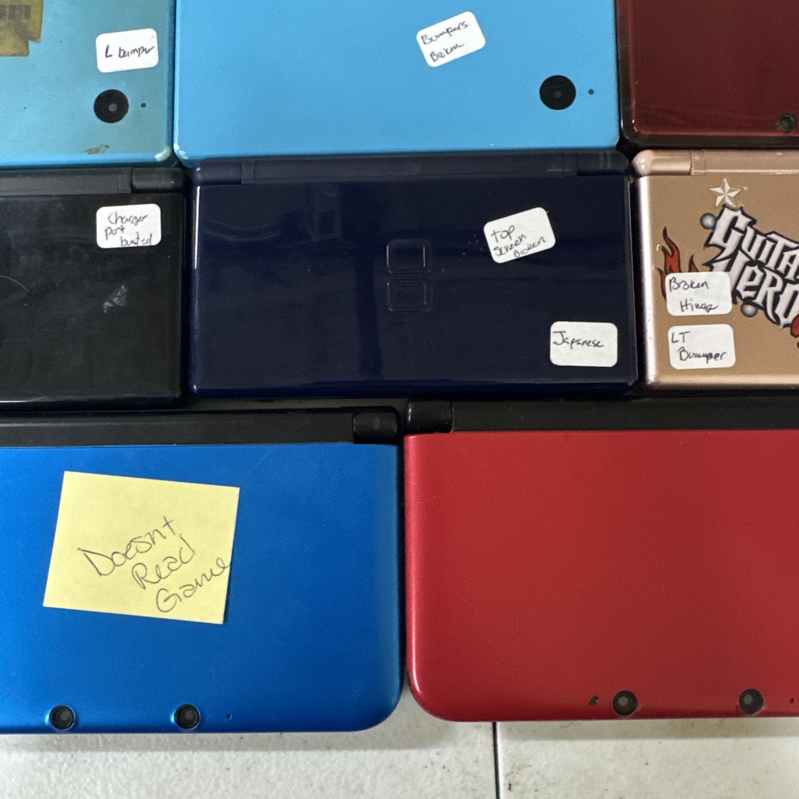 Lot of Nintendo 3DS/2DS/3DS XL Handhelds (For Parts/Repairs)