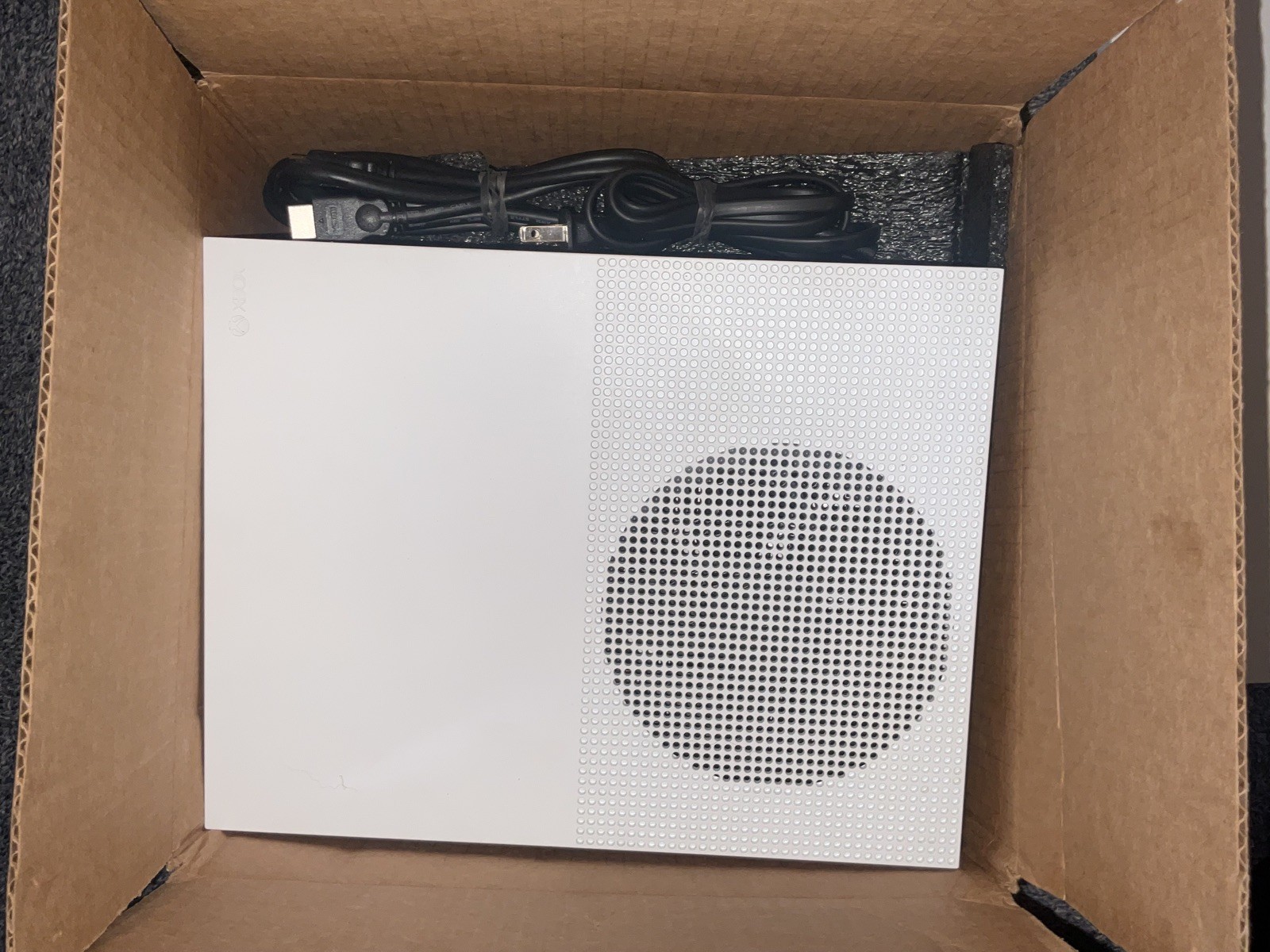 Xbox One S 1 Terabyte DISC DRIVE with Controller Color is White