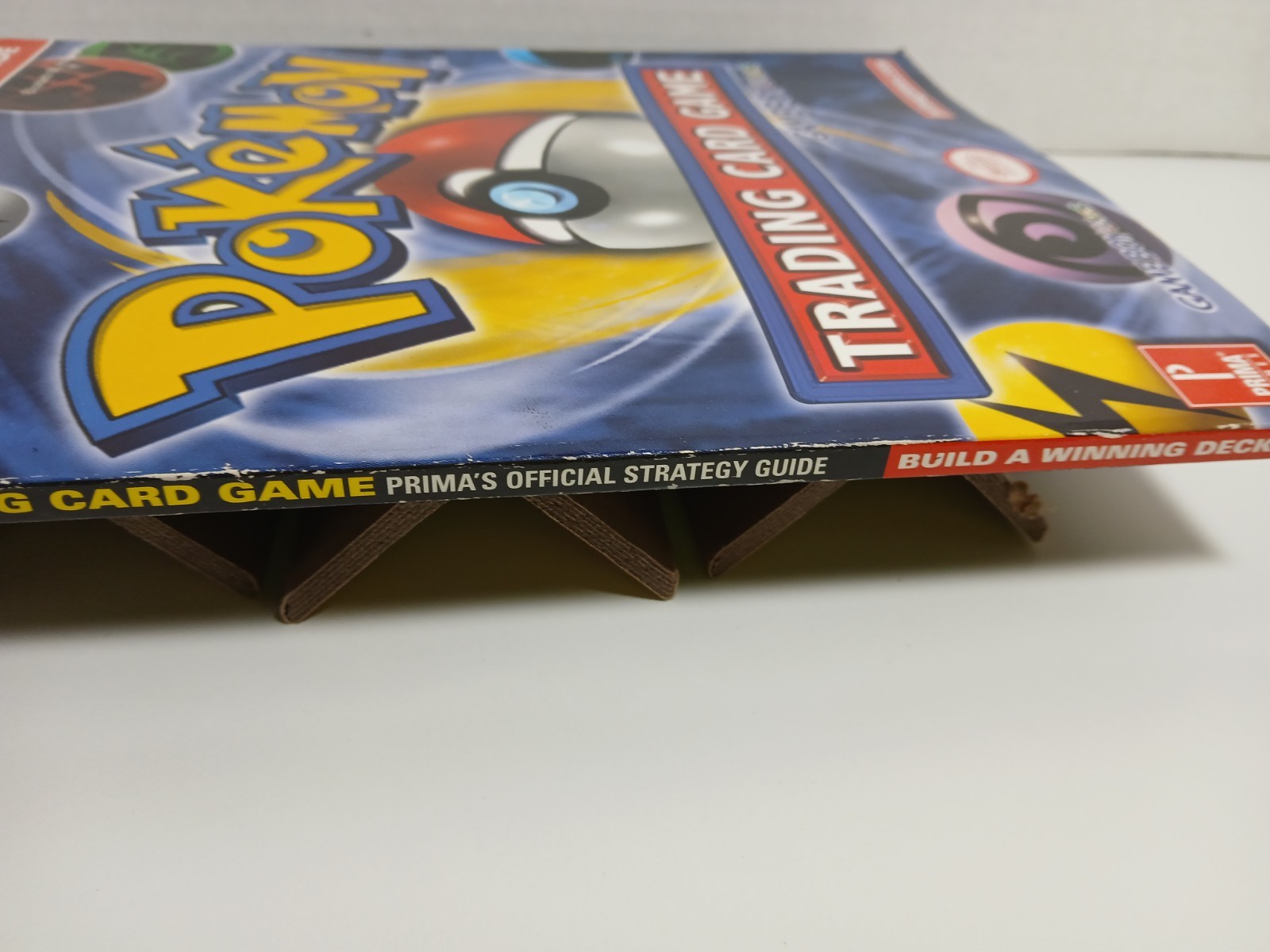 Prima’s Official Stategy Guide ” Trading Card Game ” for GameBoy Color