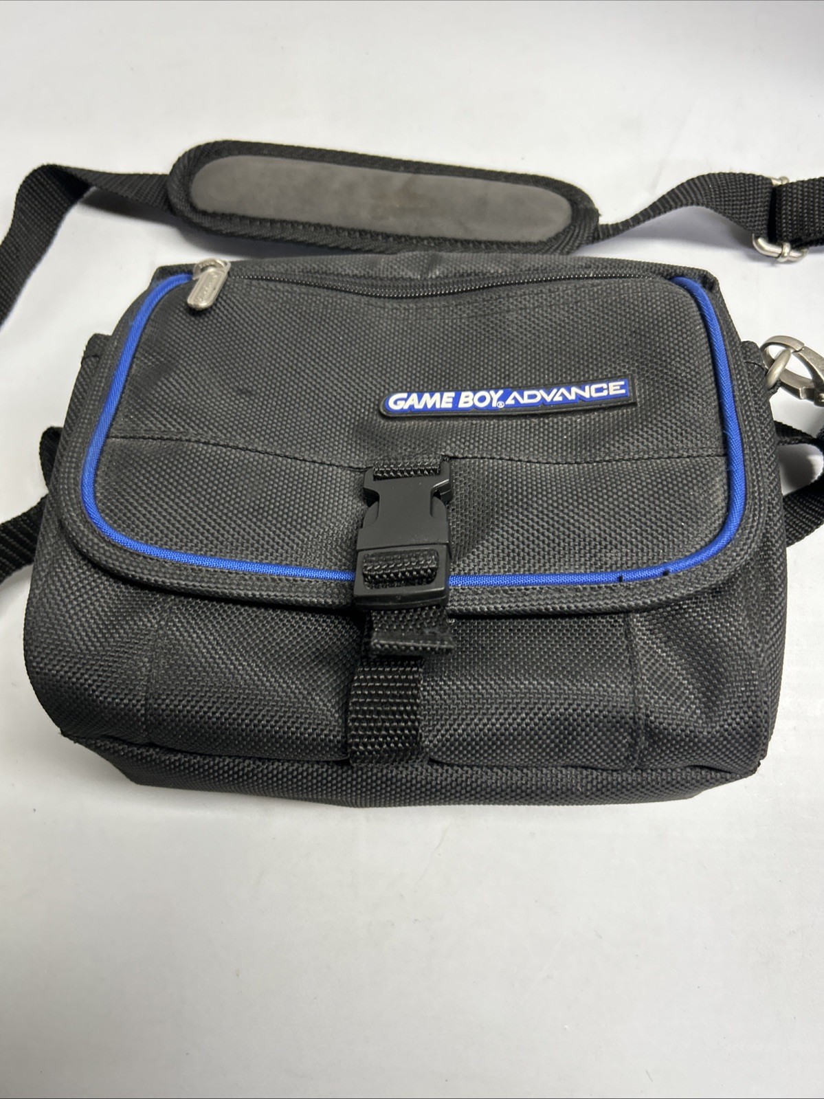 VINTAGE OFFICIAL NINTENDO GAMEBOY ADVANCE CARRYING CASE FANNY PACK. B1