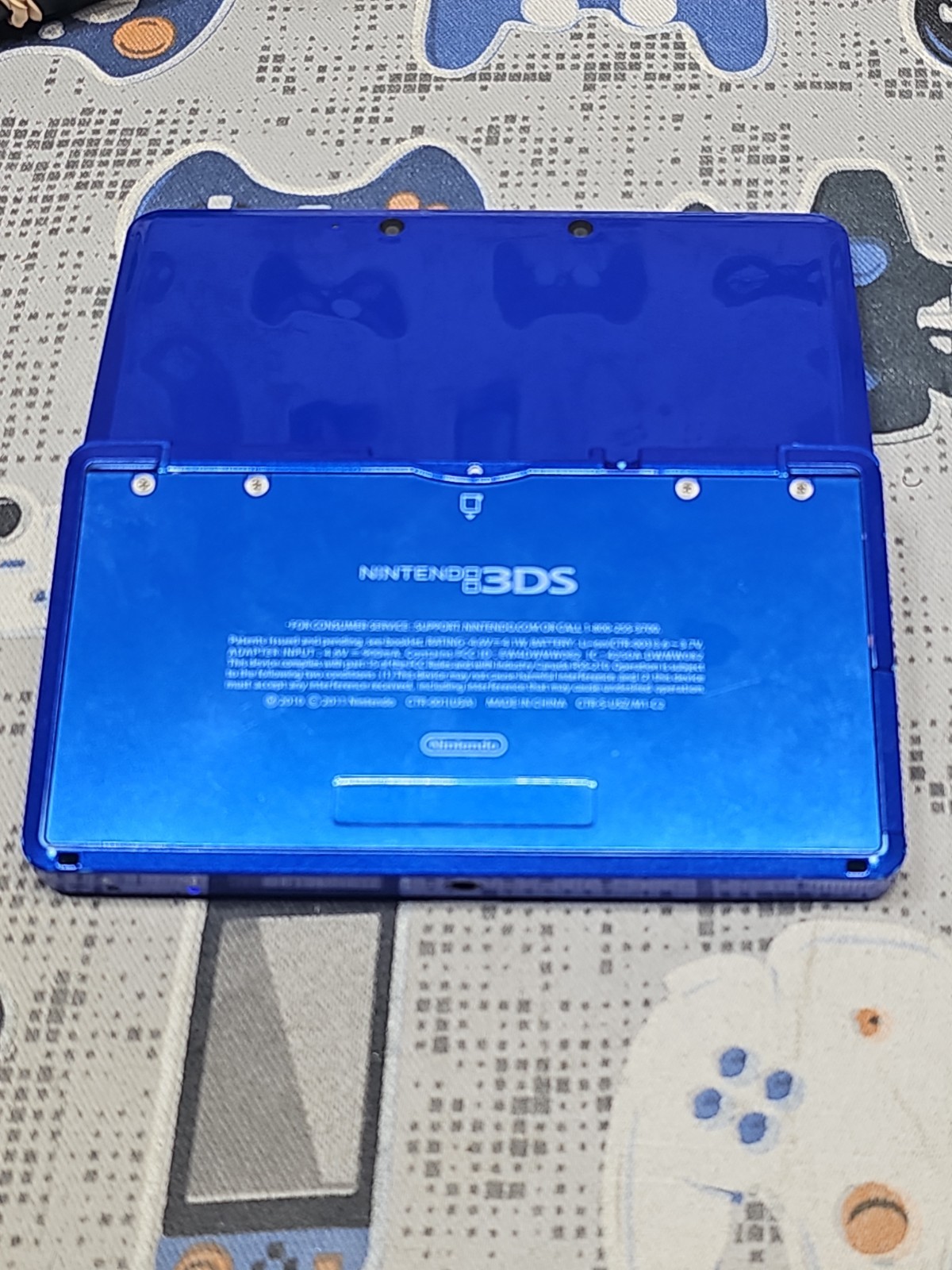 Nintendo 3DS CTR-001(USA) Blue NTSC-U/C W/Car Charger Included & 2GB M/card