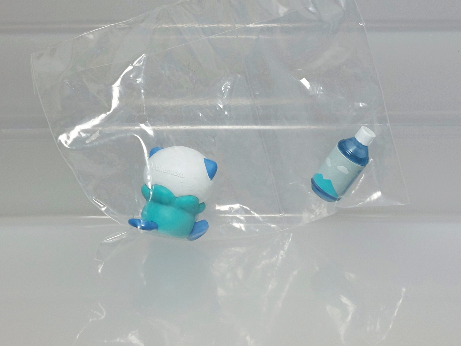 Pokemon Center Japan 2019 Figure Collection Oishii Mizu Oshawott New 0.8in