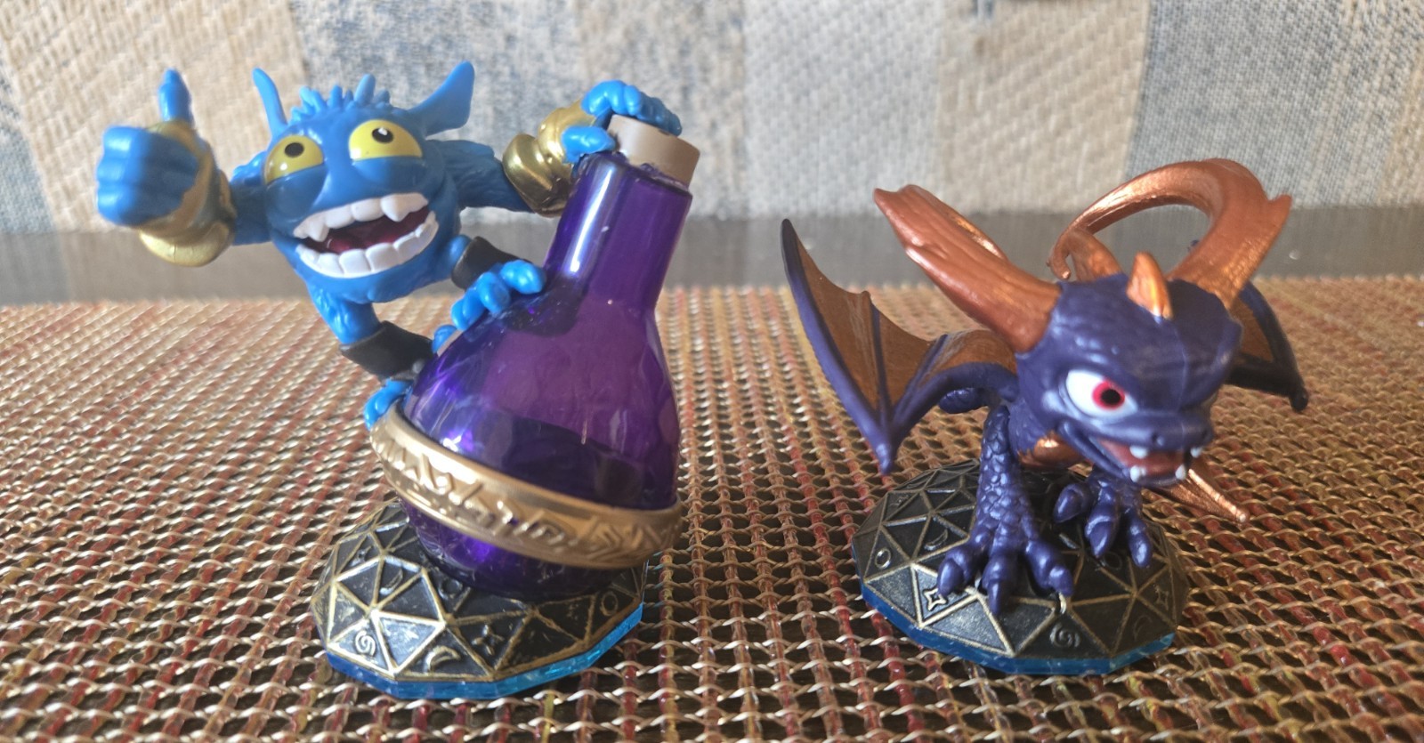 Skylanders Swap Force Magic Element Figure Trap Shadow Dune Bug Super Gulp Spyro
