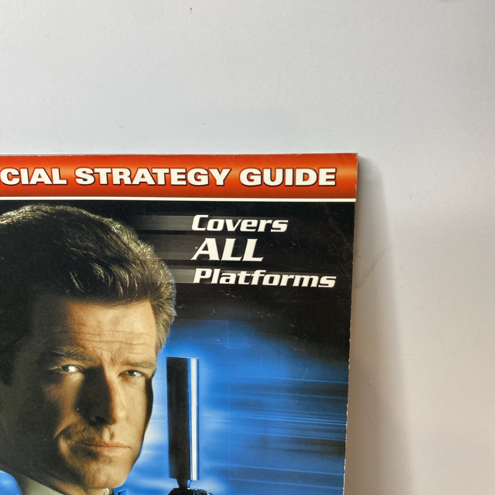 007 Nightfire Prima Official Strategy Guide PC PS2 Xbox Game Cube EA