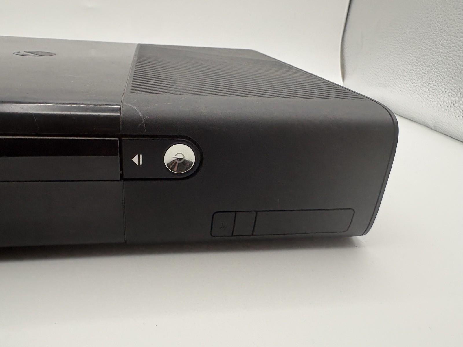 Microsoft Xbox 360 e Model 1538 Black No HDD Video Game Console *Console Only*