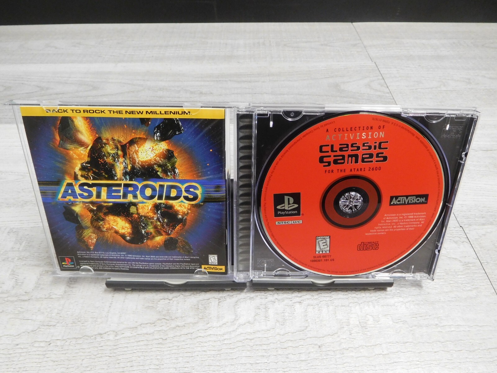 Authentic Activision Classics Sony Playstation PS1 1998 CIB Complete Video Game