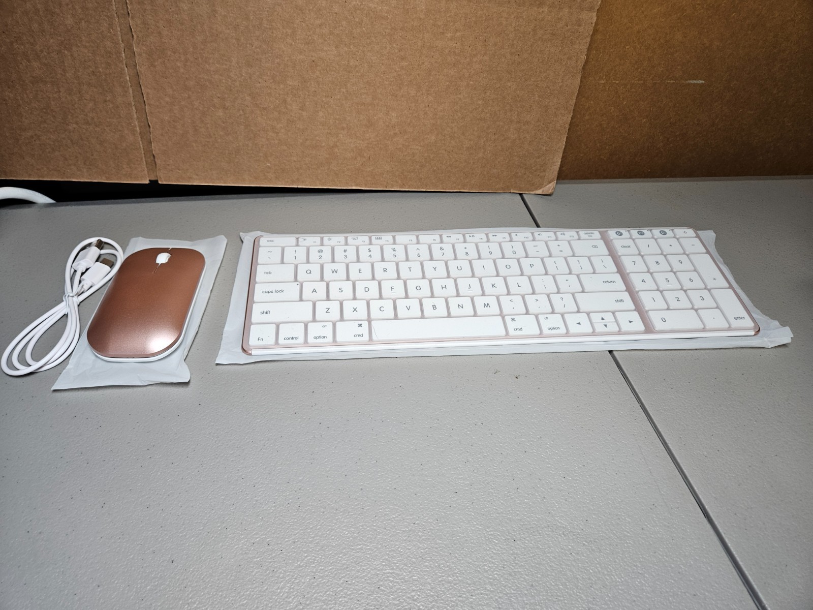 Seenda Wireless Keyboard Mouse for Mac, Multi-Device White Rose Gold New SKM64-2