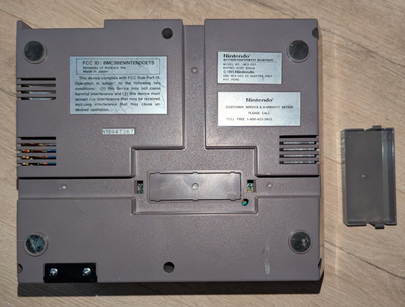 Original Nintendo NES Entertainment System w/ Super Mario Bros 1-3 & Game Genie