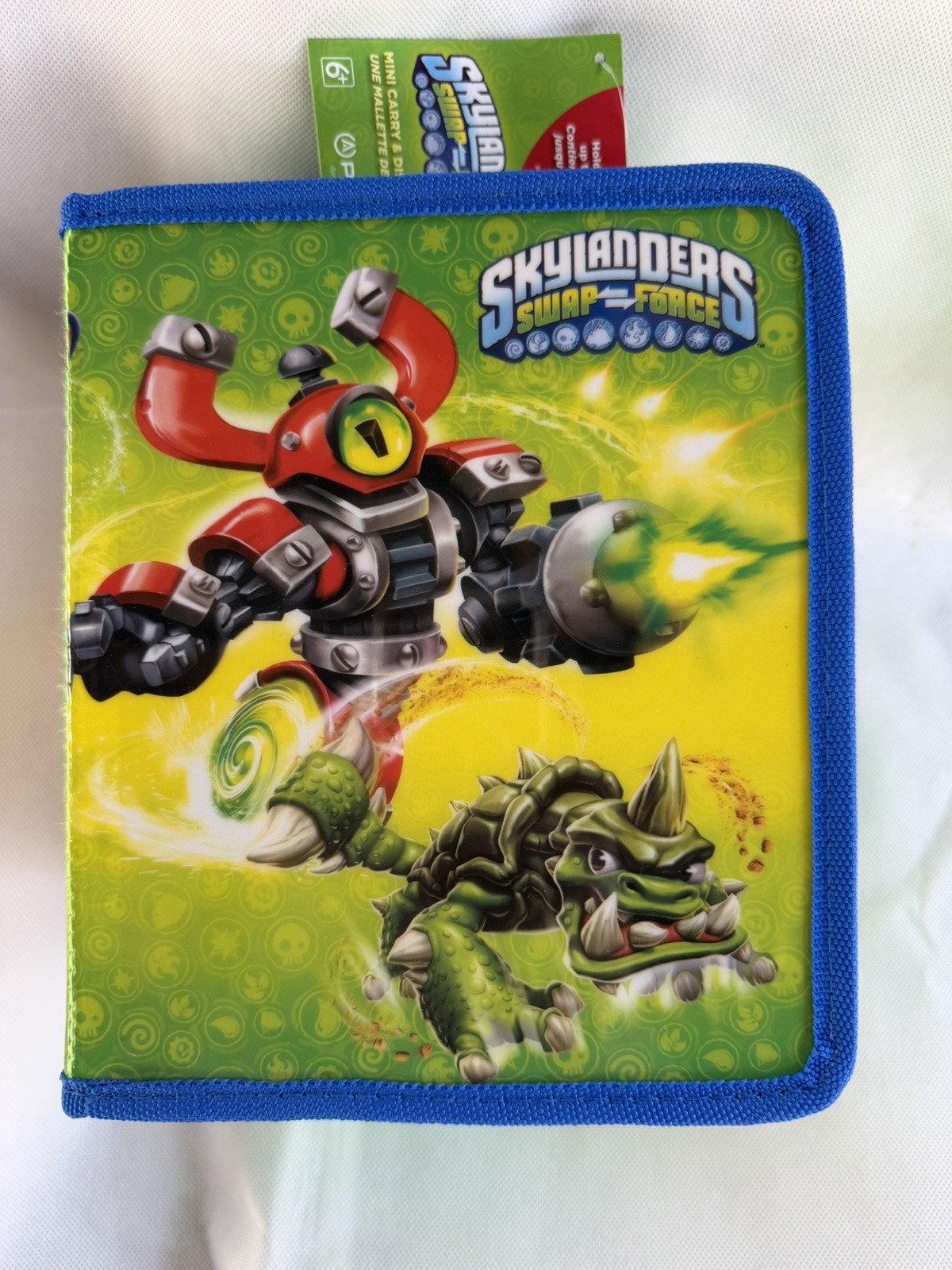 Skylanders Swap Force Official Carry Case holds up to 16 figures brand new