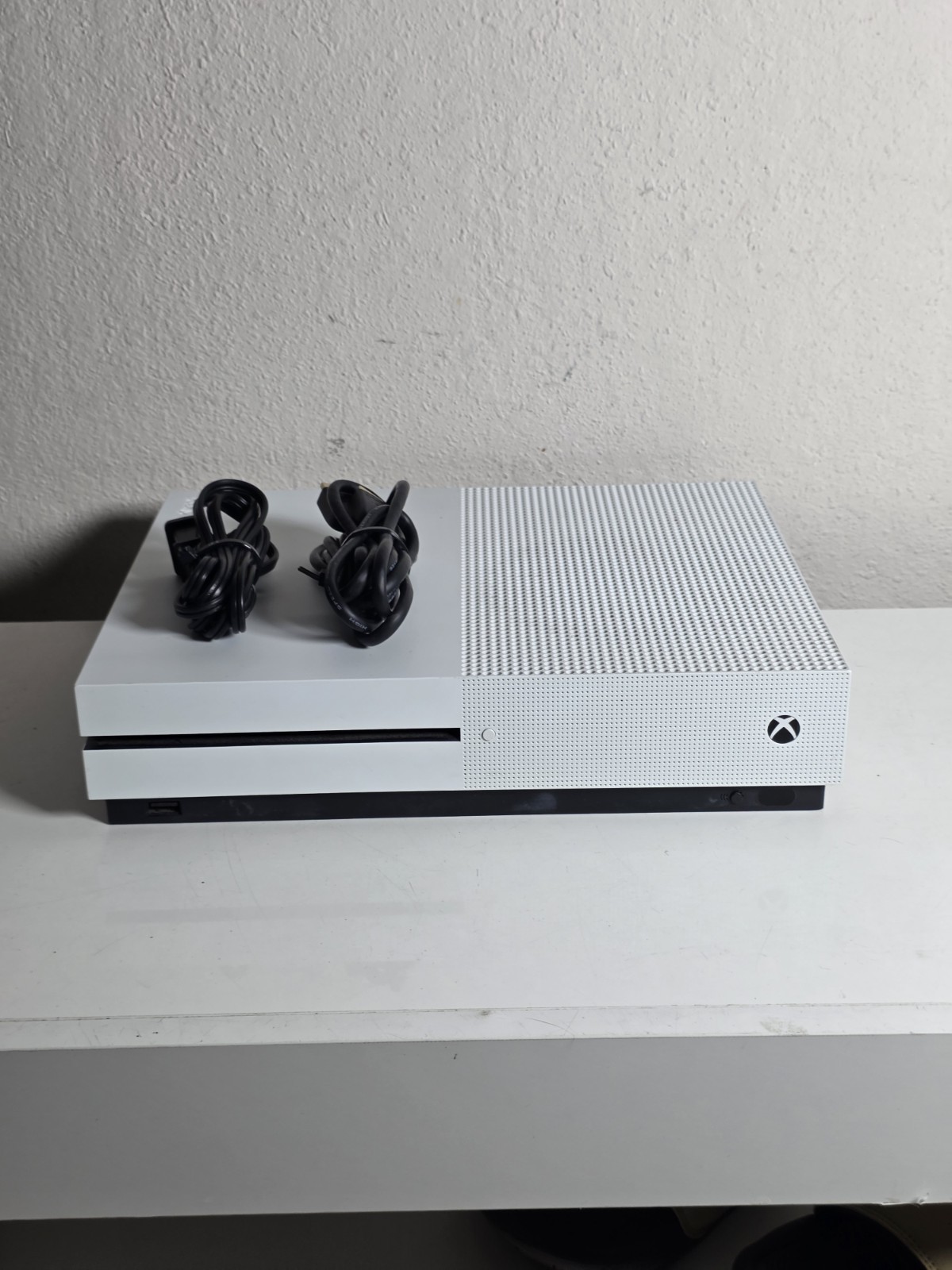 Microsoft Xbox One S (Model 1681) 500GB Gaming System Console W/ Wires Tested