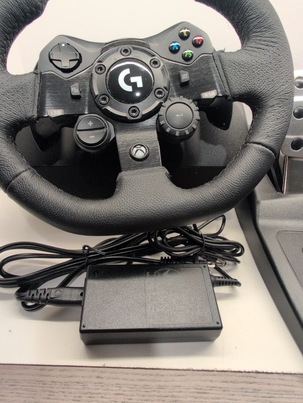 Logitech G923 TRUEFORCE Racing Wheel and Pedals for XBOX – Black