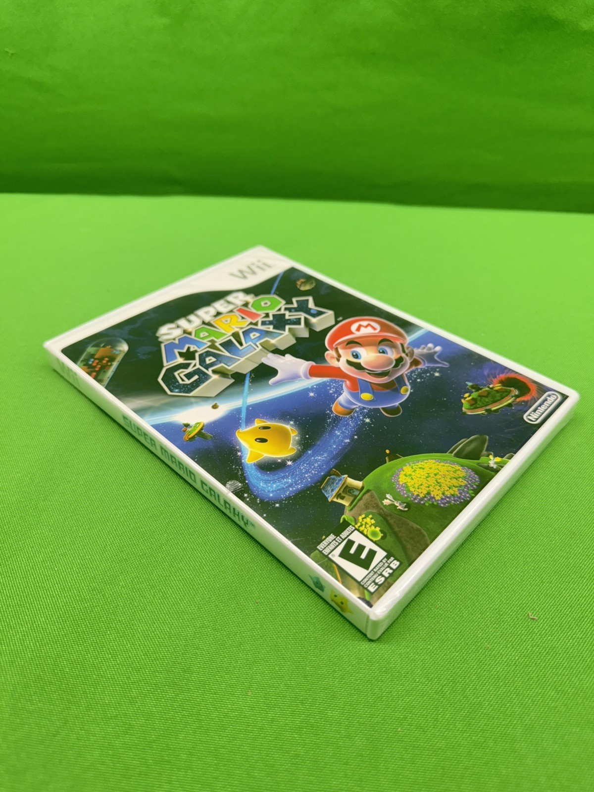 Super Mario Galaxy (Nintendo Wii, 2007) (2 small dents on the box, not broken)