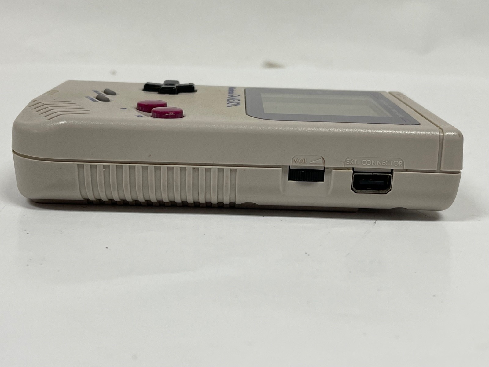 Original Nintendo Game Boy DMG-01 Works Includes Mad Catz Power Clip Battery