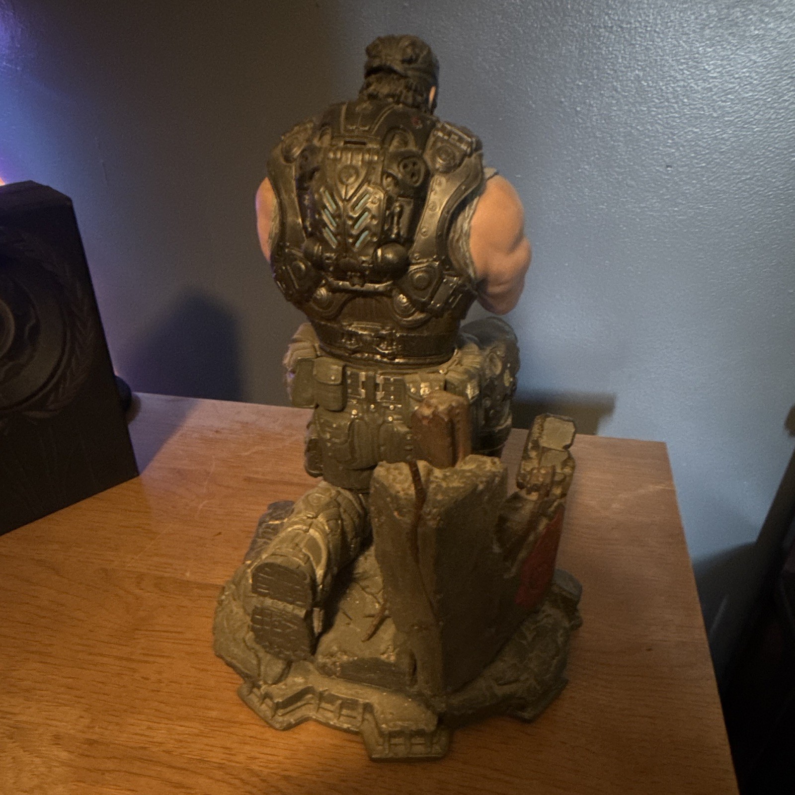 Gears of War 3 Adam Fenix Limited Edition Statue w/ Medal Display Plaque