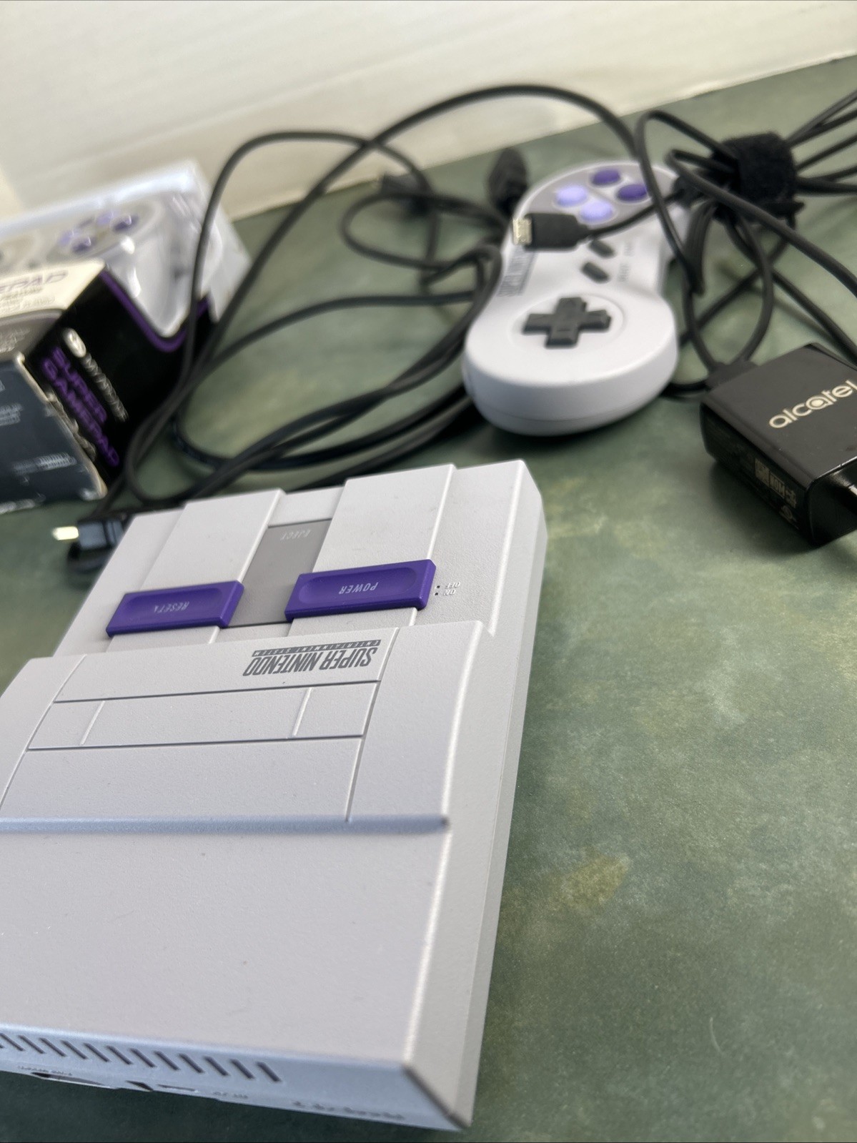 Nintendo SNES Classic Mini CLV-201 21 Built-In Games OEM Controller + Wireless