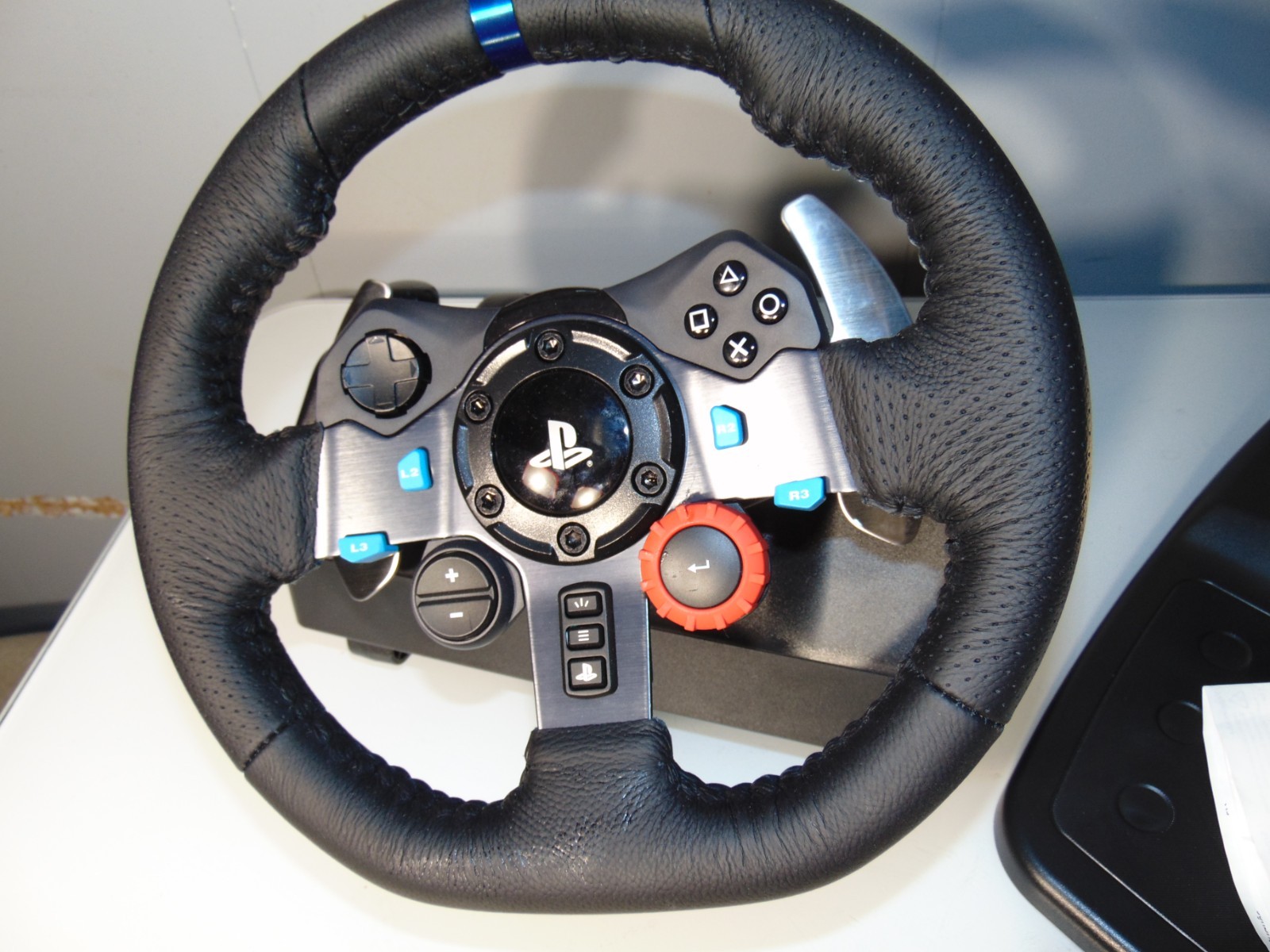 Logitech G29 Driving Force Racing Wheel and Floor Pedals 941-000110 – Black