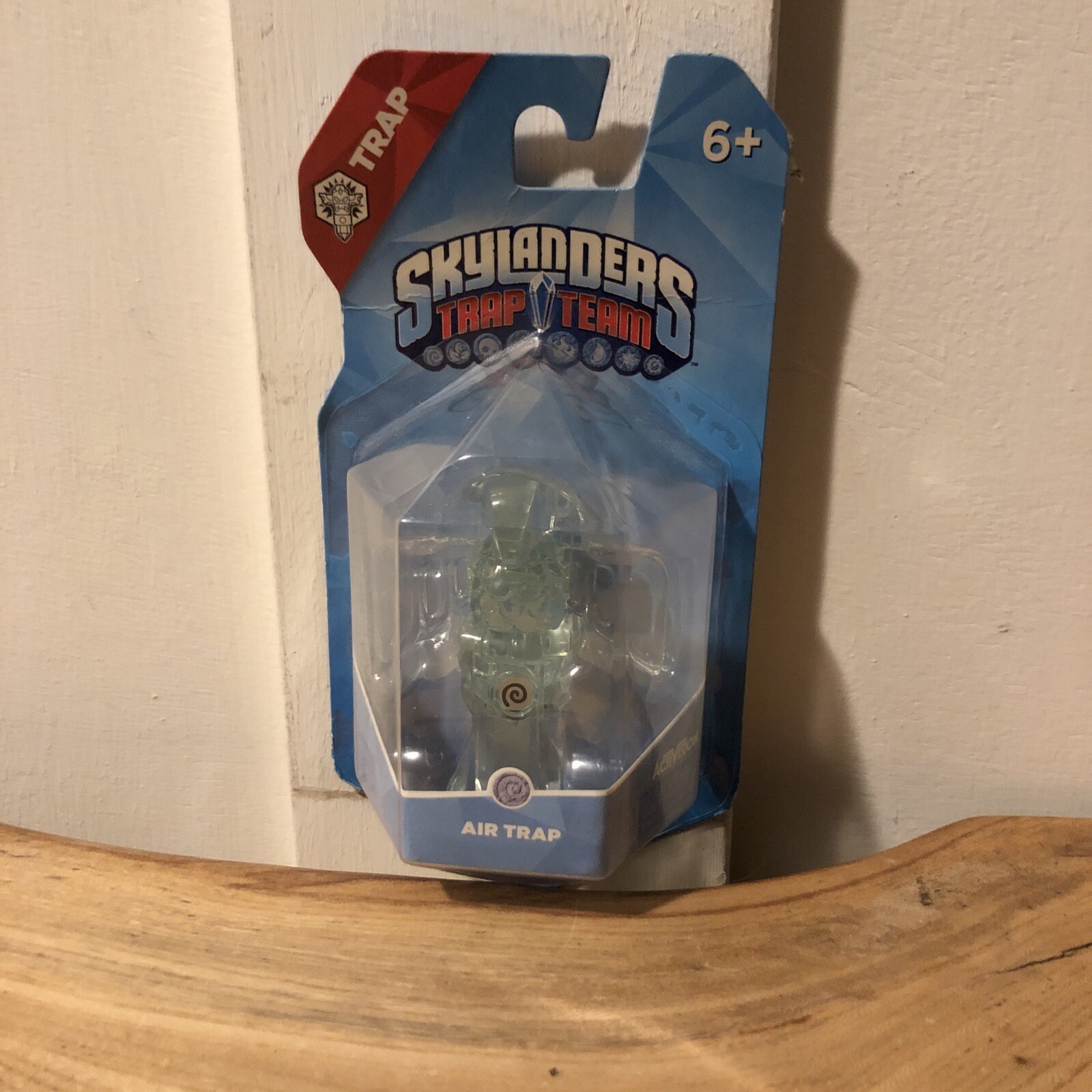 NIB Air Toucan Breezy Bird Traptanium Crystal Skylanders Trap Team Figure