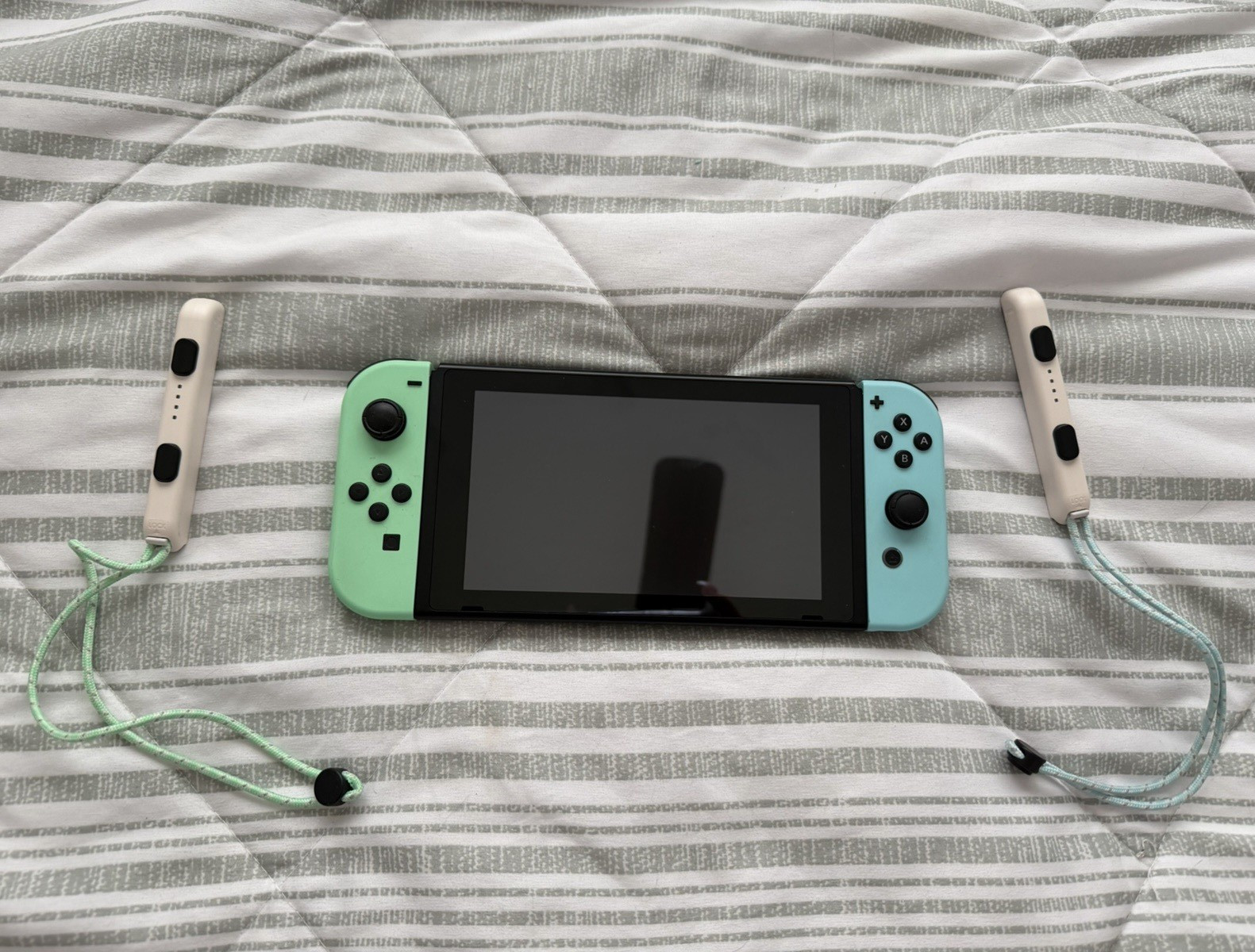 Nintendo Switch Console Limited Edition Animal Crossing w/ Green/Blue Joy-Con