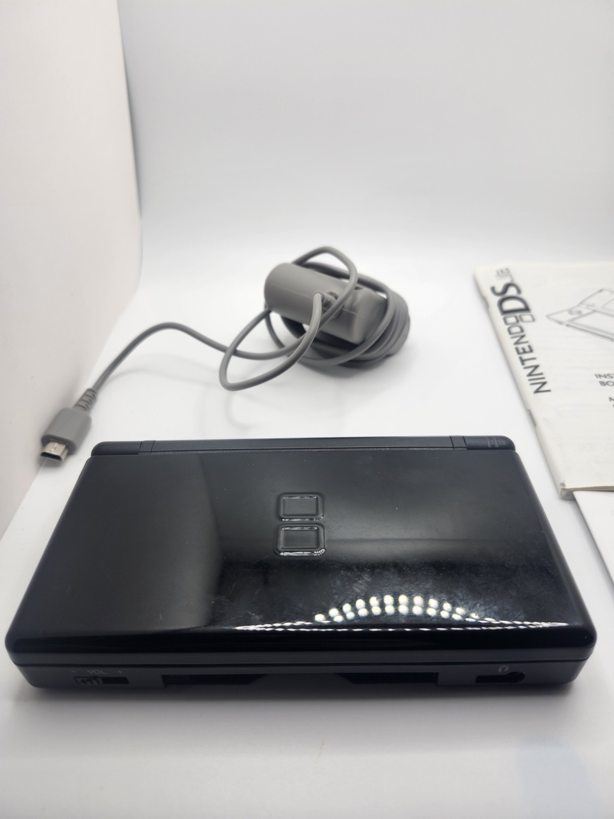 Nintendo DS Lite Console USG-001 with charger – Onyx Black