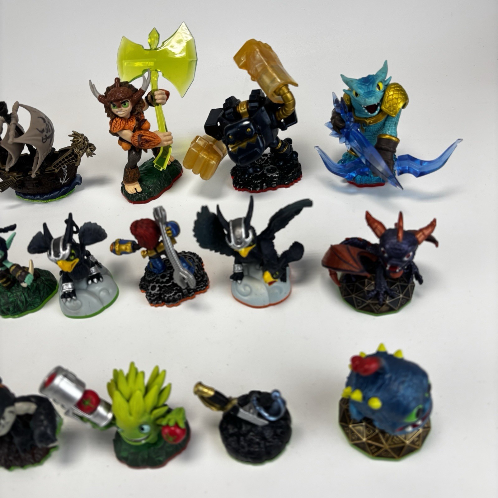 Skylanders Activision Collectible Figures LOT OF 19 PCs Mixed Toy Vintage Spyro