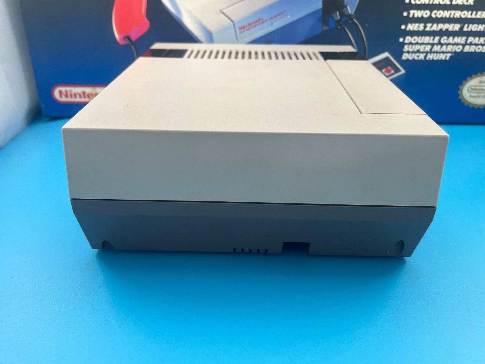 Nintendo NES Action Set (Blue Box), Mario/Duck Hunt, Cords, Controlers, Zapper