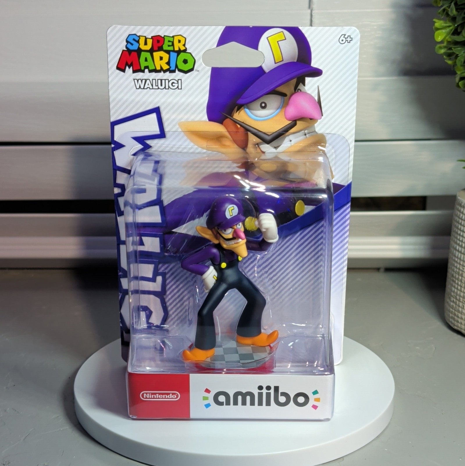 Nintendo amiibo Waluigi Figure Super Mario Series NVL-CAAWP-USA