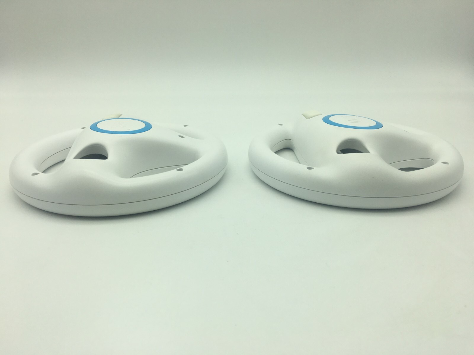 2 Nintendo Wii Racing Steering Wheel (RVL-024) – Official Mario Kart Accessory