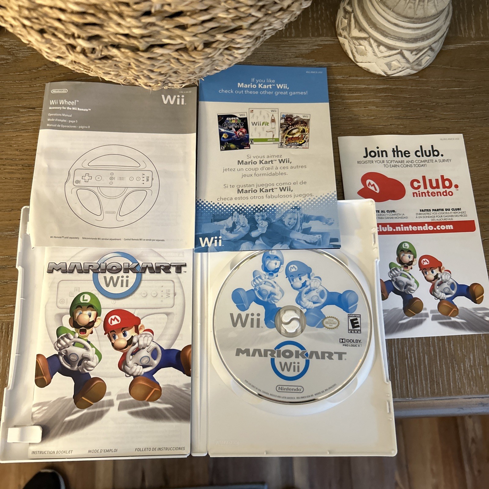 Mario Kart Wii (Nintendo, 2008), complete with manual and inserts, disc is mint