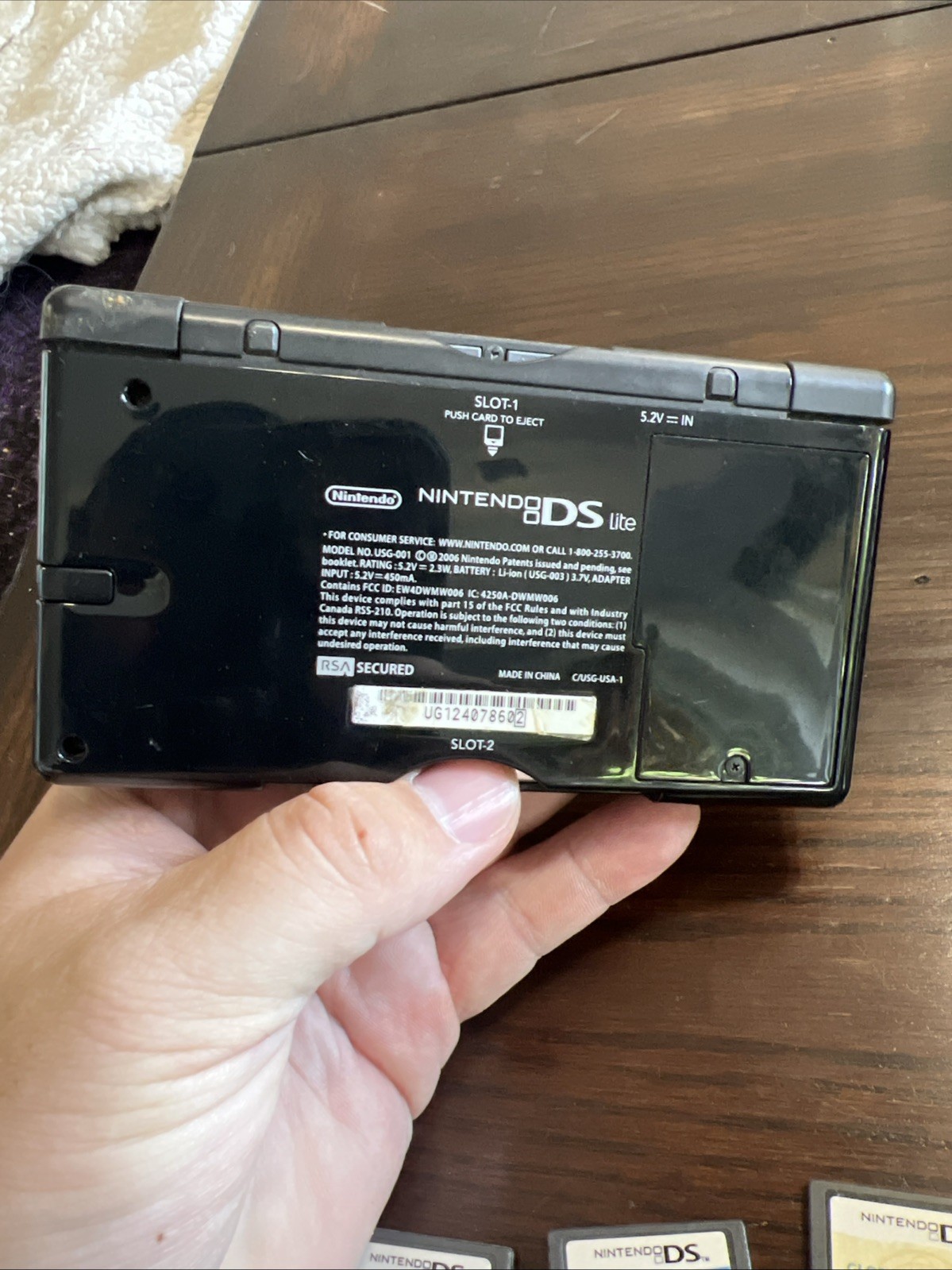 Nintendo DS Lite Onyx Black Console w/ Stylus, 3 Games And Charger. Tested