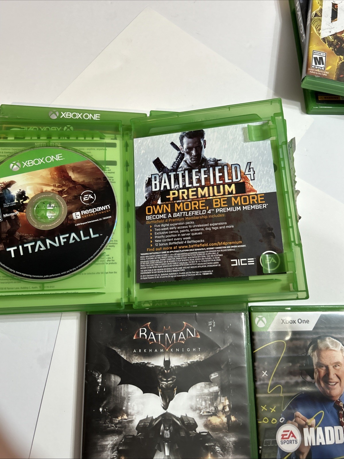 Lot of 8 Microsoft Xbox One Games Halo 5 – Doom – CoD Black Ops 3 And More !!