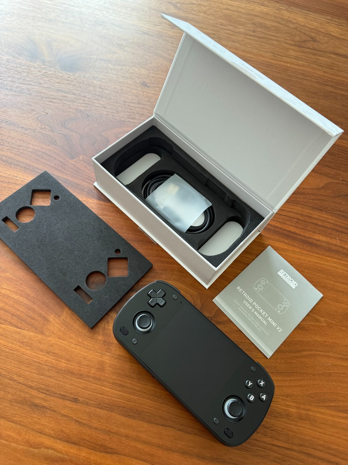 Retroid Pocket Mini V2 Handheld – Unused, original box and USB-C cable