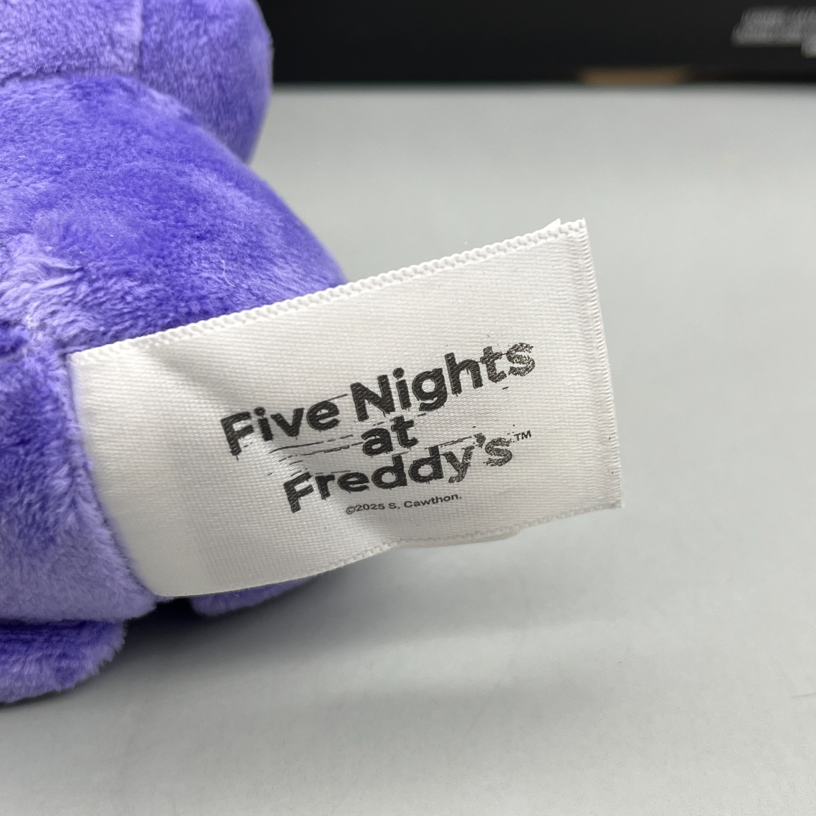 Jazwares FNAF 2025 4″ Mini Plush Set 5 GLOW EYES Freddy Bonnie Chica Foxy Golden