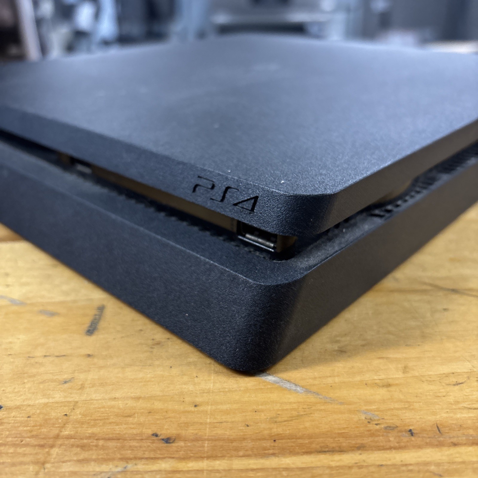 Sony PS4 Slim 1TB Black Console w/ DualShock 4 Controller READ DESCRIPTION