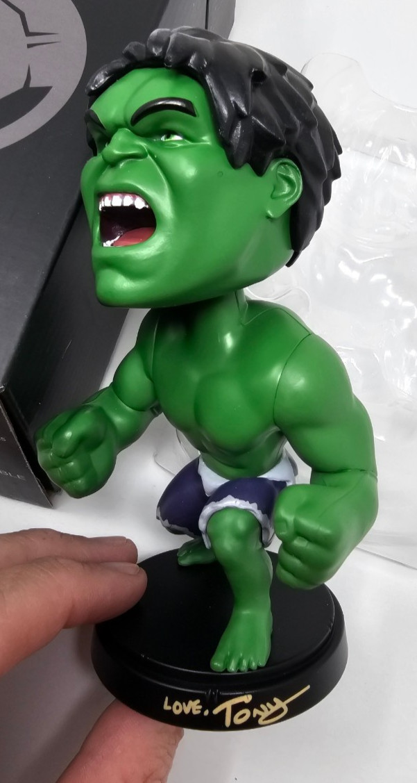 Marvel’s Avengers: Earth’s Mightiest Collectors Edition (6″ Hulk Bobblehead)