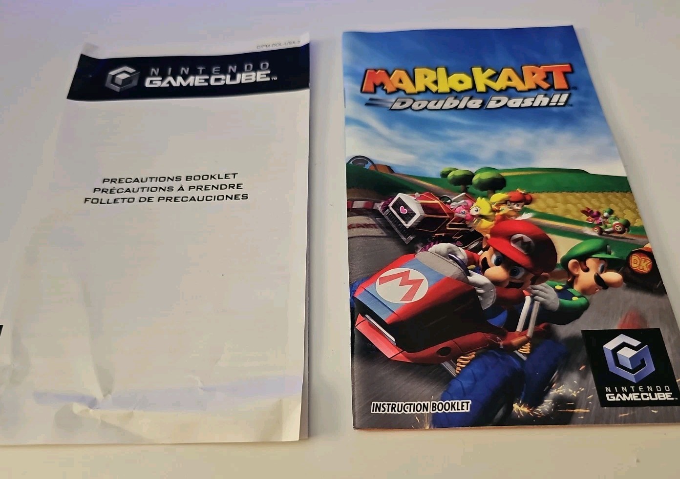 Nintendo GameCube Console Bundle (Silver) + MarioKartDD + GCBA