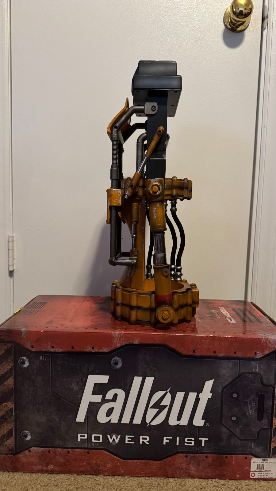 Fallout 4 Power Fist Replica 1:1 Scale