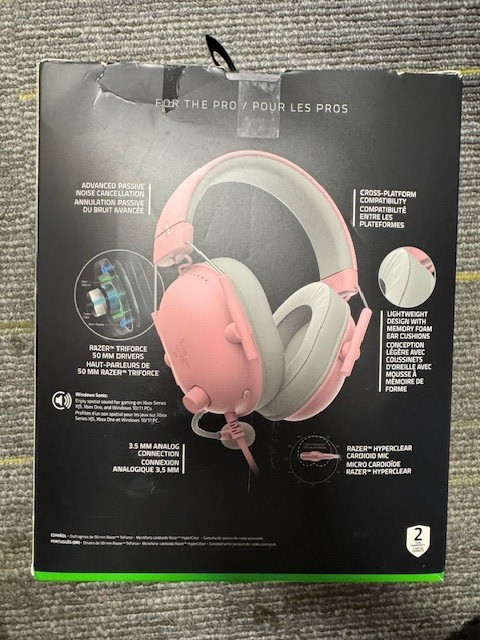 Razer BlackShark V2 X Wired Gaming Headset for Xbox, PC, PS5, PS4 in Quartz Pink