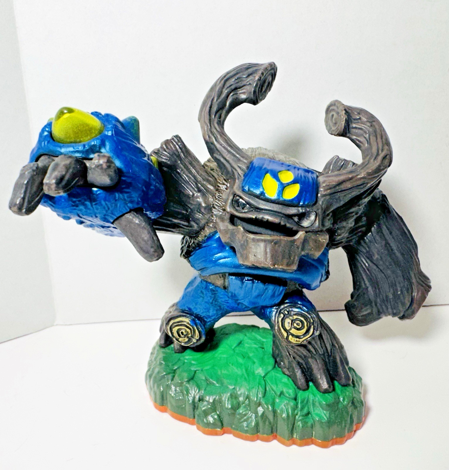Skylanders Giants Gnarly Tree Rex Character Figure