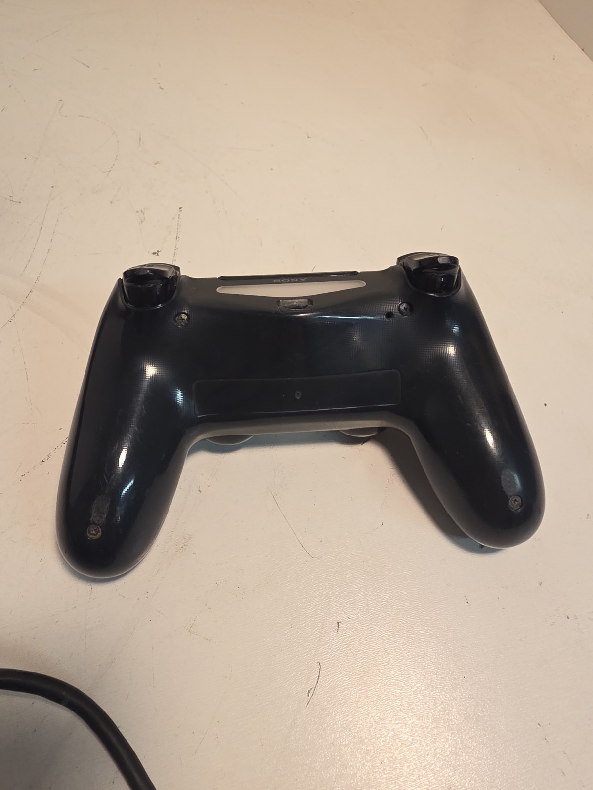 Sony PlayStation 4 PS4 Slim Console CUH-2215B 1TB + Controller & Cables – Works