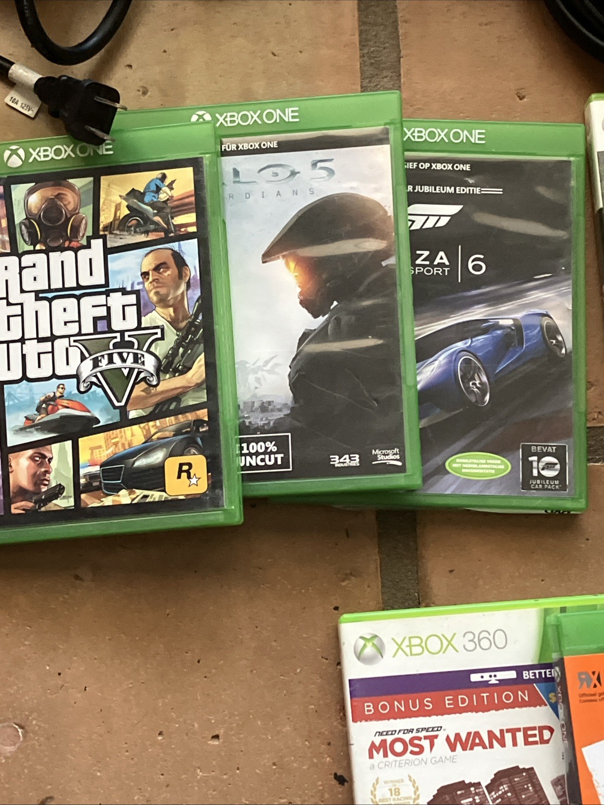 Microsoft XBox 360 S Console Model 1439 250gb Kinect Bundle Used With 12 Games