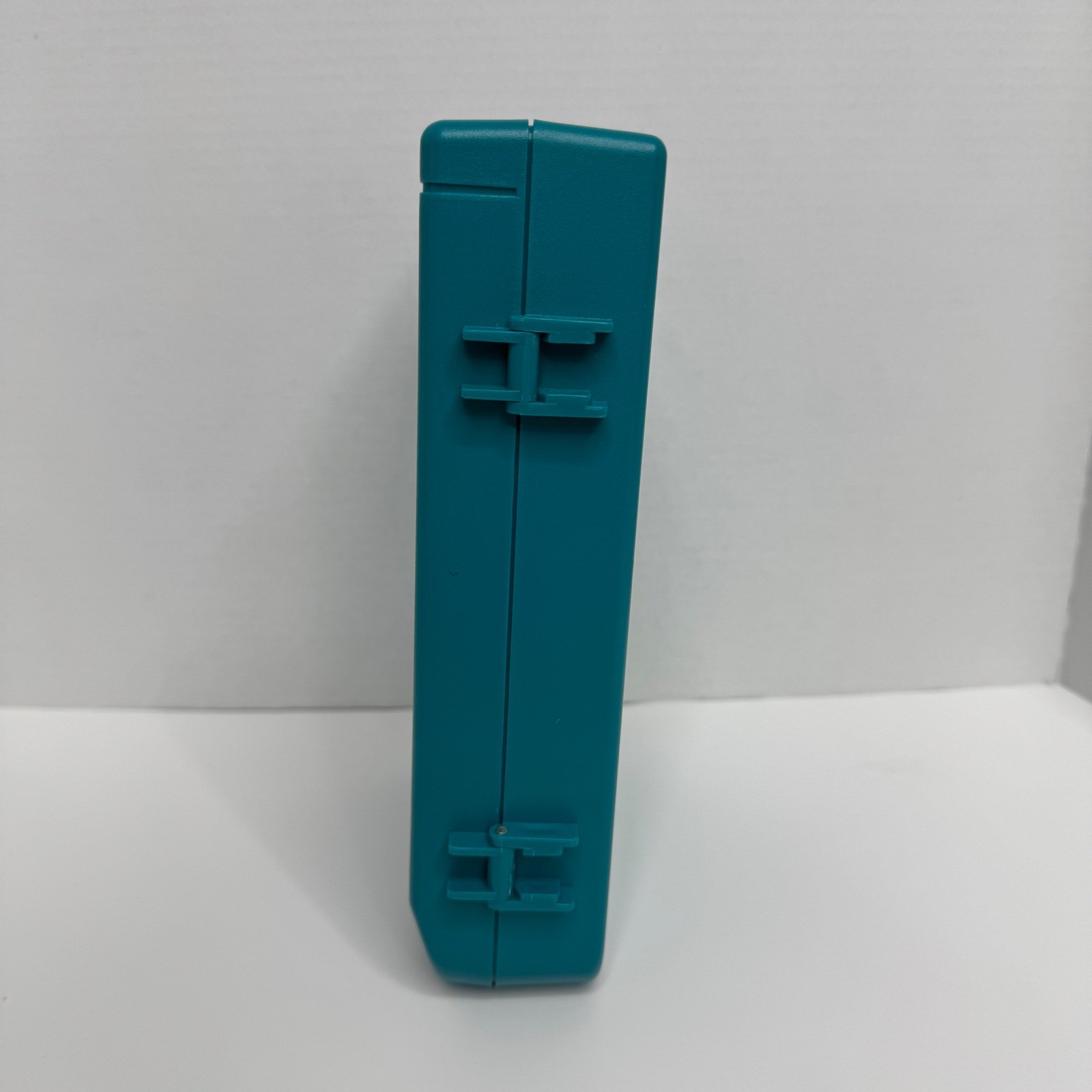Nintendo Game Boy Color Teal Hard Shell Carrying Case Model GBC70 Vintage 2000
