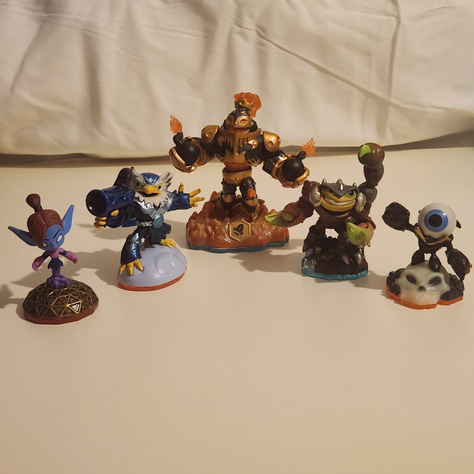 Activision Skylanders Lot Bundle 12 Characters 2 Trophies 3 Vehicles See Photos