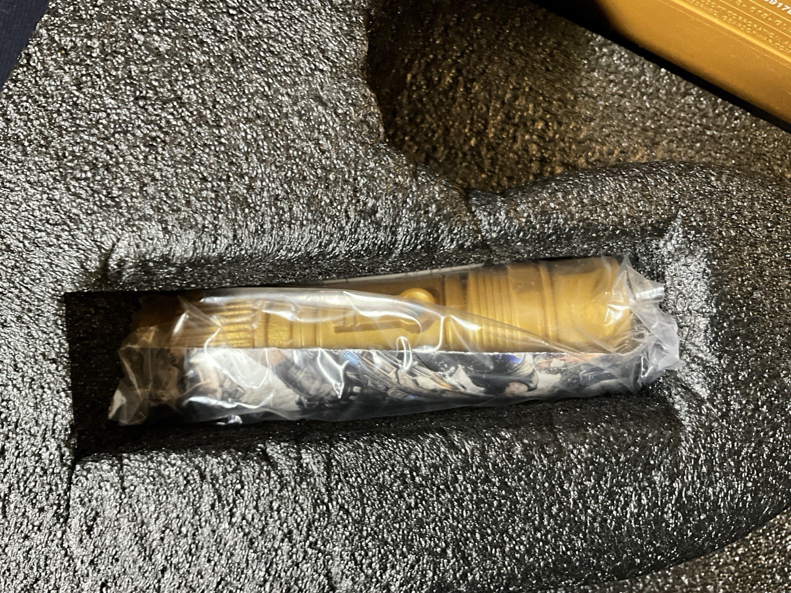 Gears Of War Life-Size Gold Lancer Assault Rifle Replica