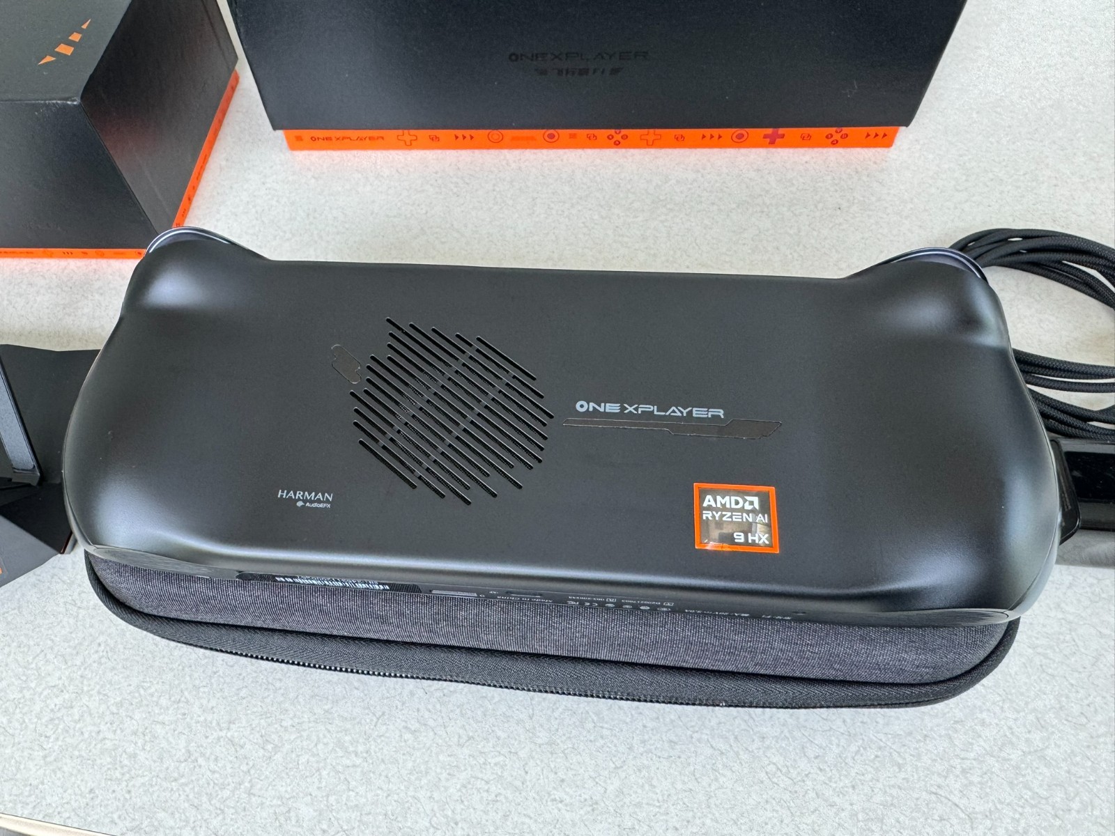 ONEXPLAYER F1 Pro HX 370 32GB 2TB OLED 144Hz + Dock, Case, Upgraded Batt *MINT*