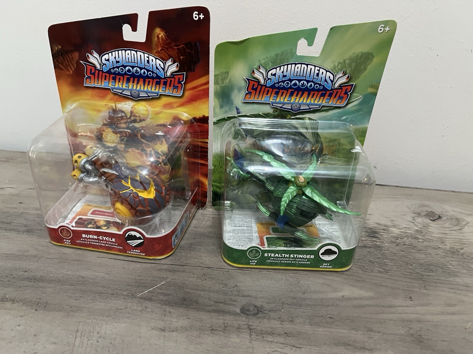 Skylanders Superchargers Burn-Cycle + Stealth Stinger 2015 NEW SEALED in Box