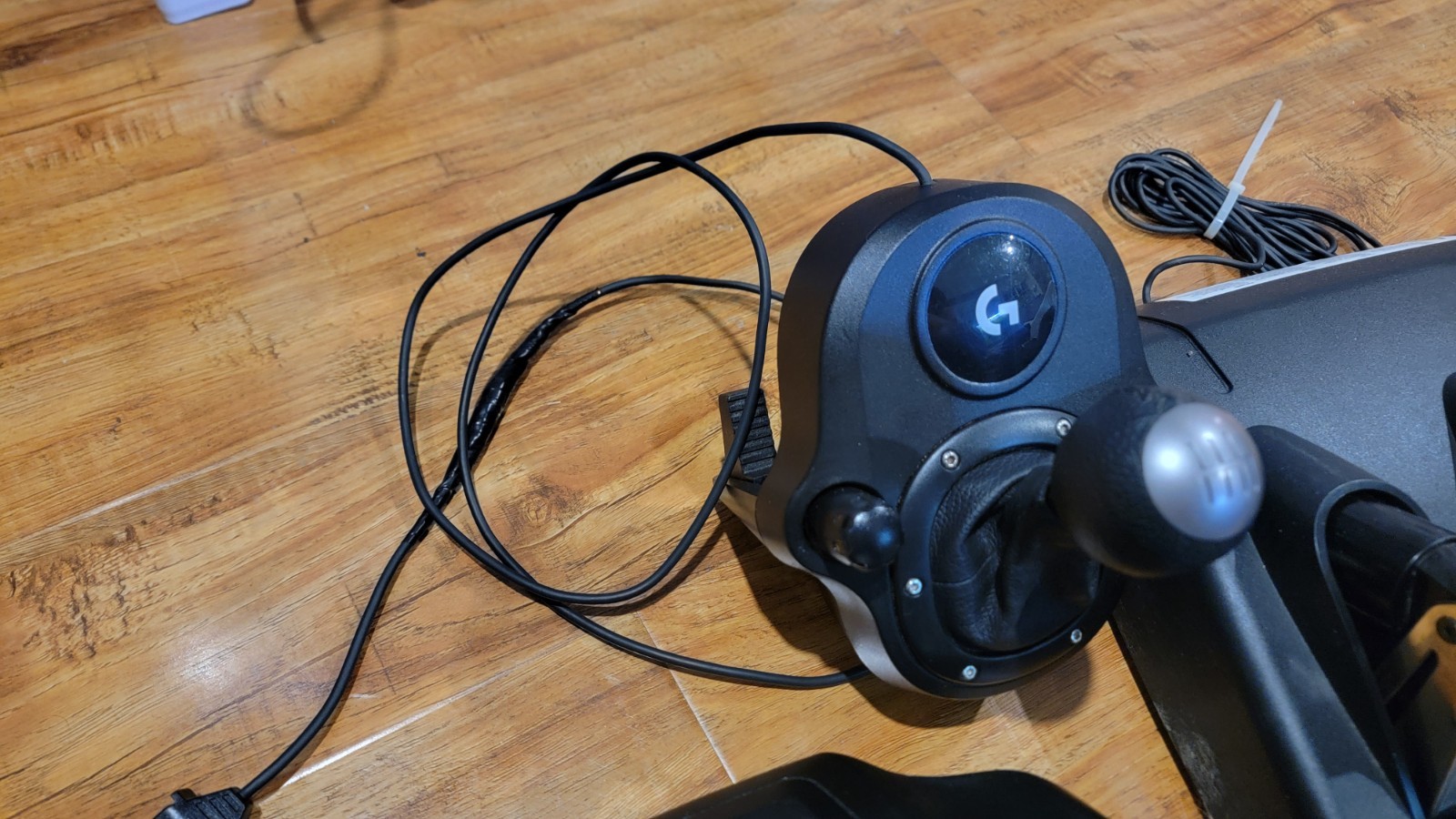 Logitech G29 Driving Force Racing Wheel With Shifter – WHEEL NEEDS NEW MAINBOARD