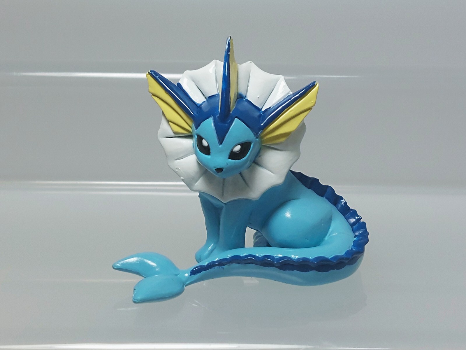 Vaporeon Showers (New Color ver) Pokemon Monster Collection Figure Tomy 1.8in
