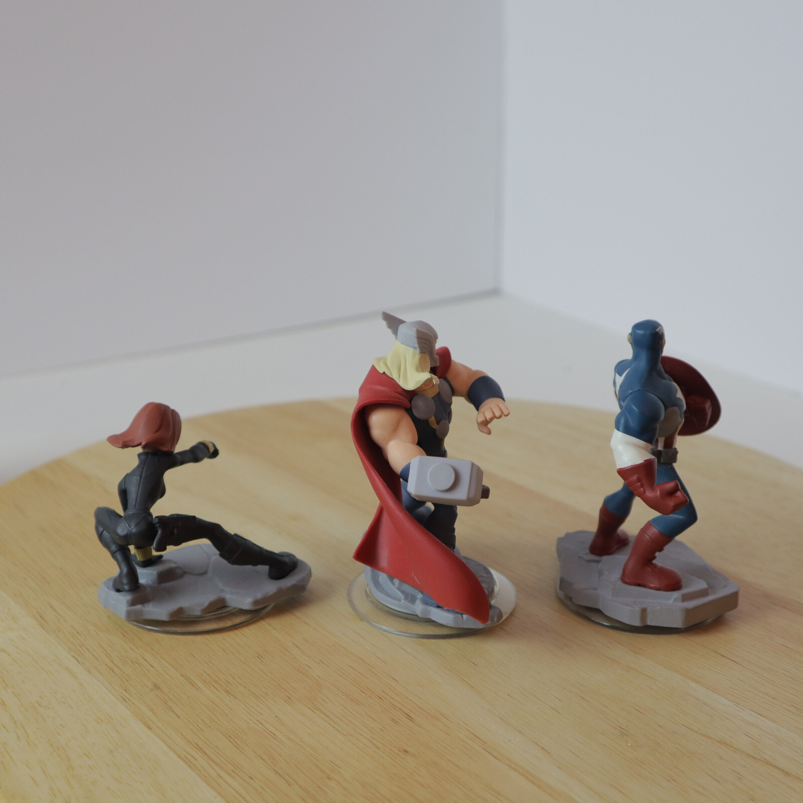 Disney Infinity 2.0 Marvel Lot Captain America Hulk Thor Black Widow Iron Man +