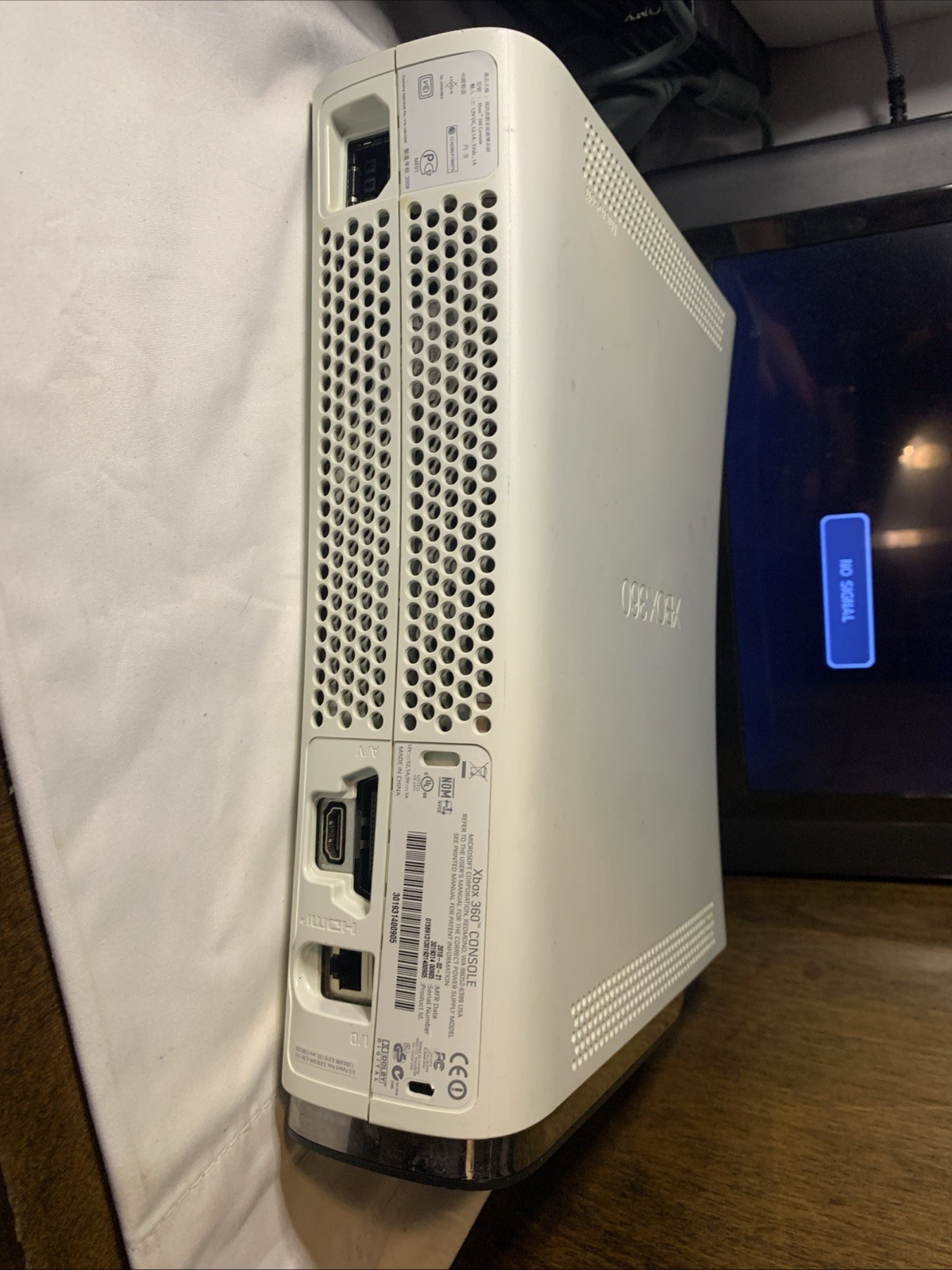 Xbox 360 Console With 120GB HDD White Console W Power Cord & 1 Game